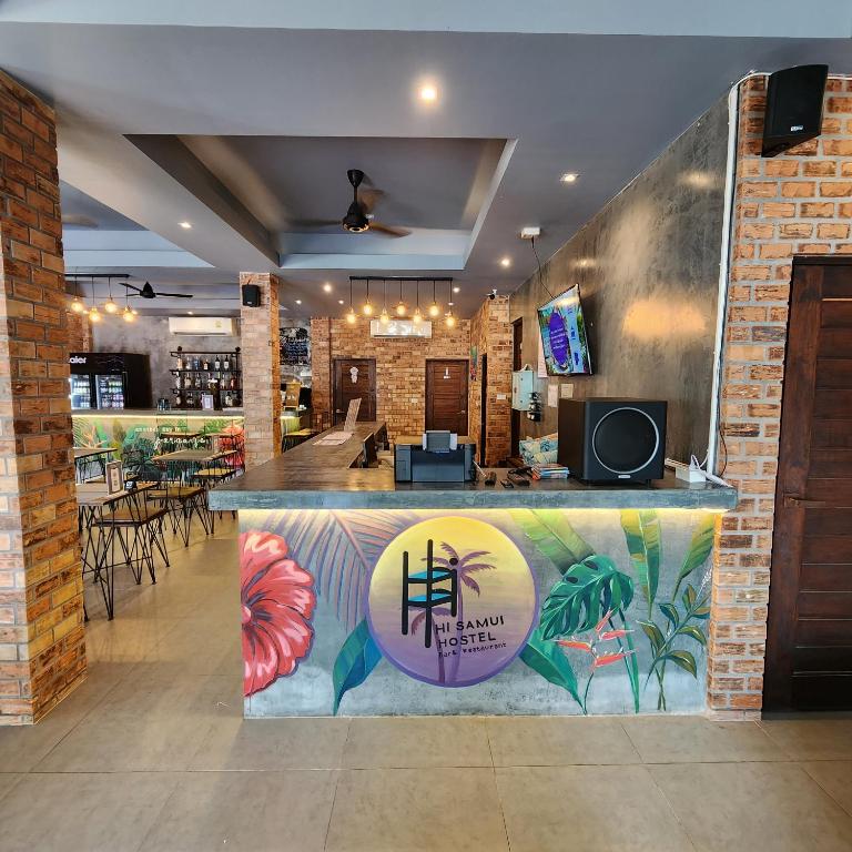 TV a/nebo společenská místnost v ubytování Hi Samui Hostel