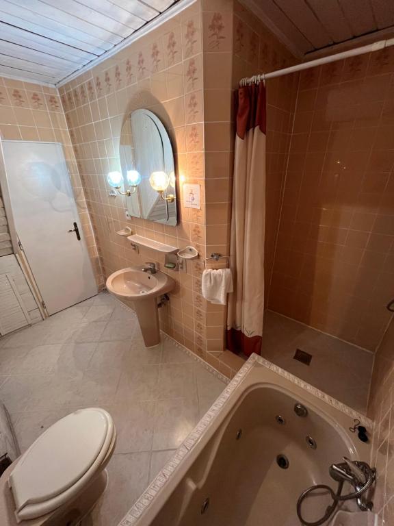 Mikulas Guest House - Chambre Jumelle Avec Salle De Bain Privée