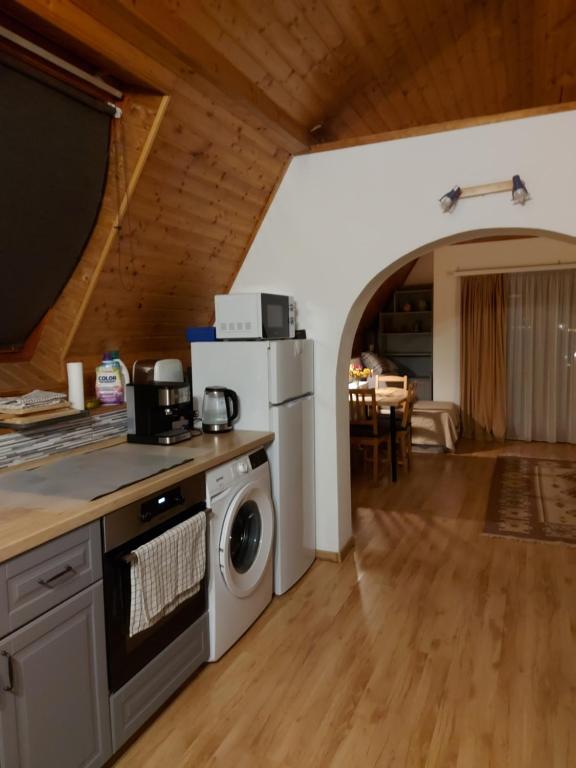 Kuchyňa alebo kuchynka v ubytovaní Attila-Apartman Budaörs