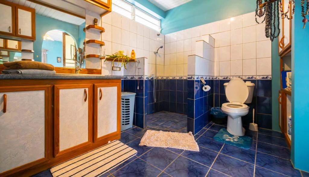 Ένα μπάνιο στο KAHAU Lodge