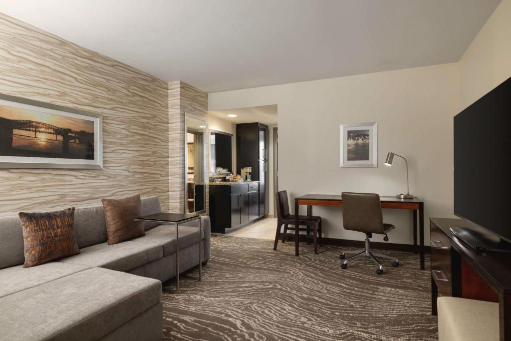 Embassy Suites Chattanooga Hamilton Place photo