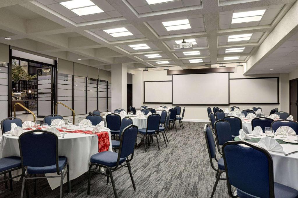 Wyndham Edmonton Hotel and Conference Centre - Resim 34