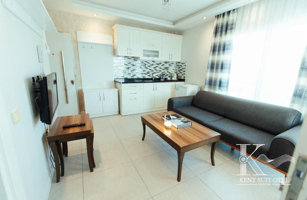 Kuchyň nebo kuchyňský kout v ubytování Mersin Kent Suit Hotel