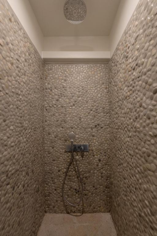 Koupelna v ubytování MiHotel Le Gourguillon