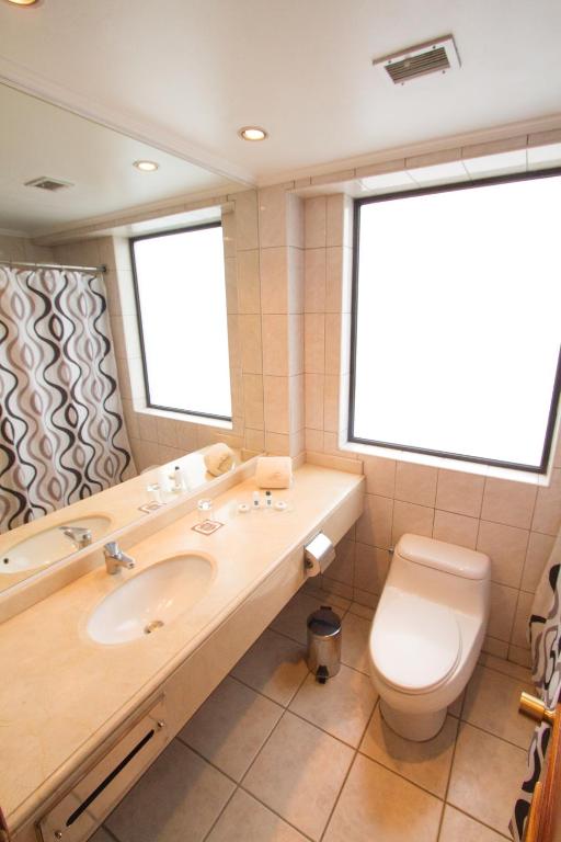 Koupelna v ubytování Tur Hotel Santiago