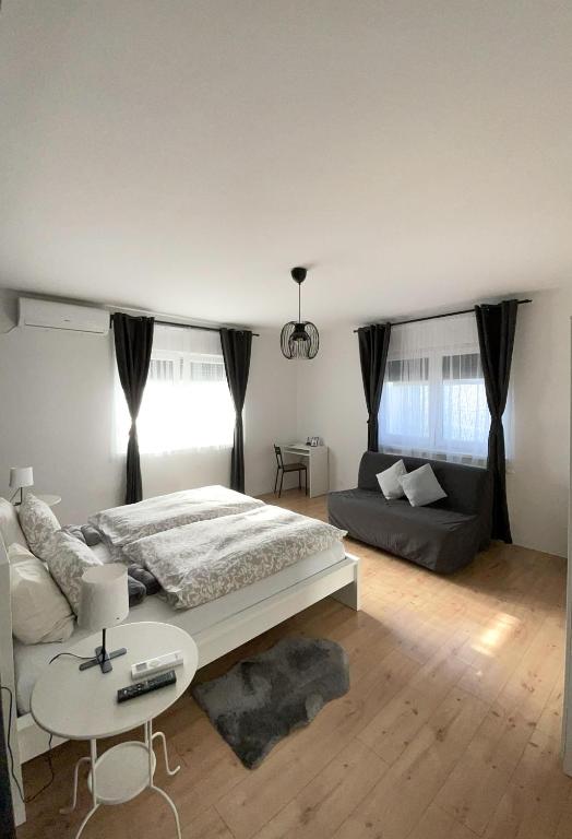 4 STARS APARTMENTS Near Airport - Appartamento Con 1 Camera Da Letto