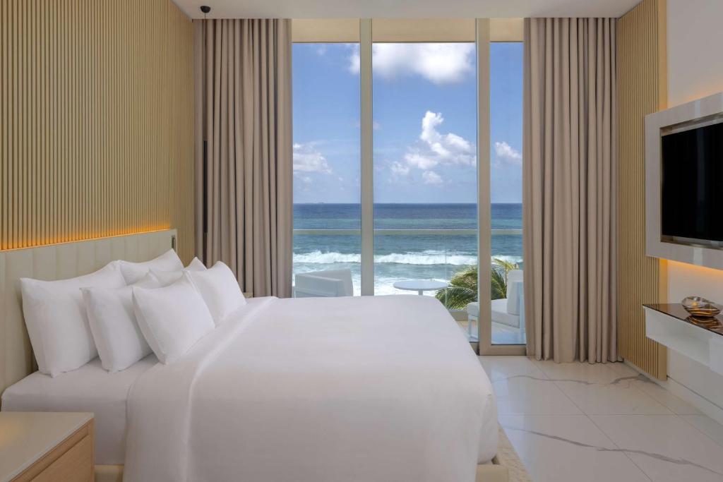 Postel nebo postele na pokoji v ubytování Radisson Collection Resort Galle