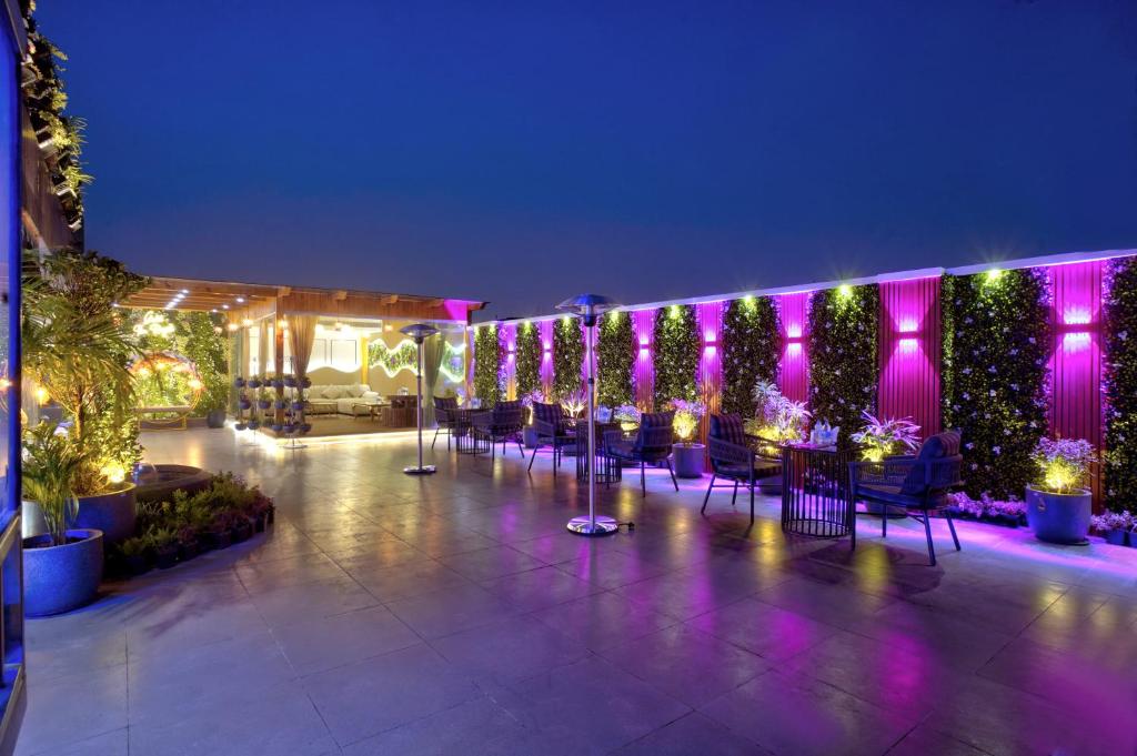 Fotografie z fotogalerie ubytování Newly Built Gold The Royal With Rooftop Restaurant - 2Mins Walk From New Delhi Rail Station & 5Mins from Connaught Place v Novém Dillí