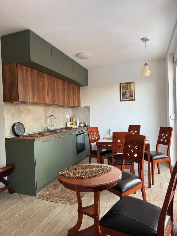 Kuchyň nebo kuchyňský kout v ubytování Villa Nada, Apartman Vučko, Divčibare
