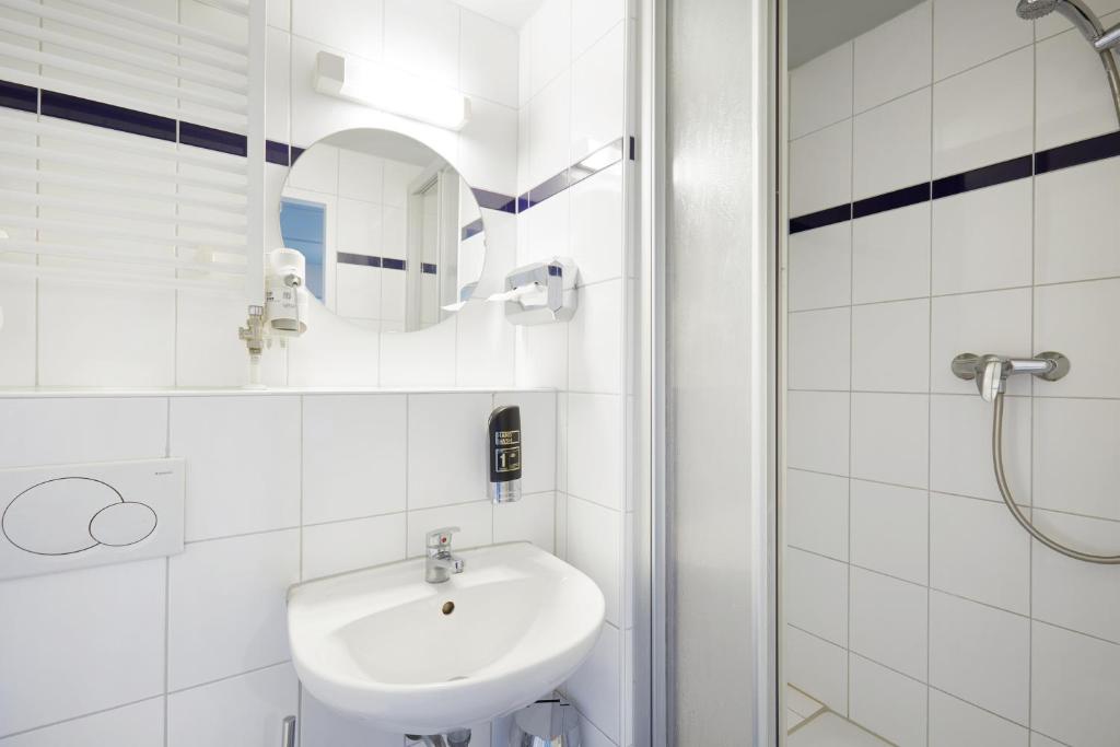 a&o Düsseldorf Hauptbahnhof - Resim 43