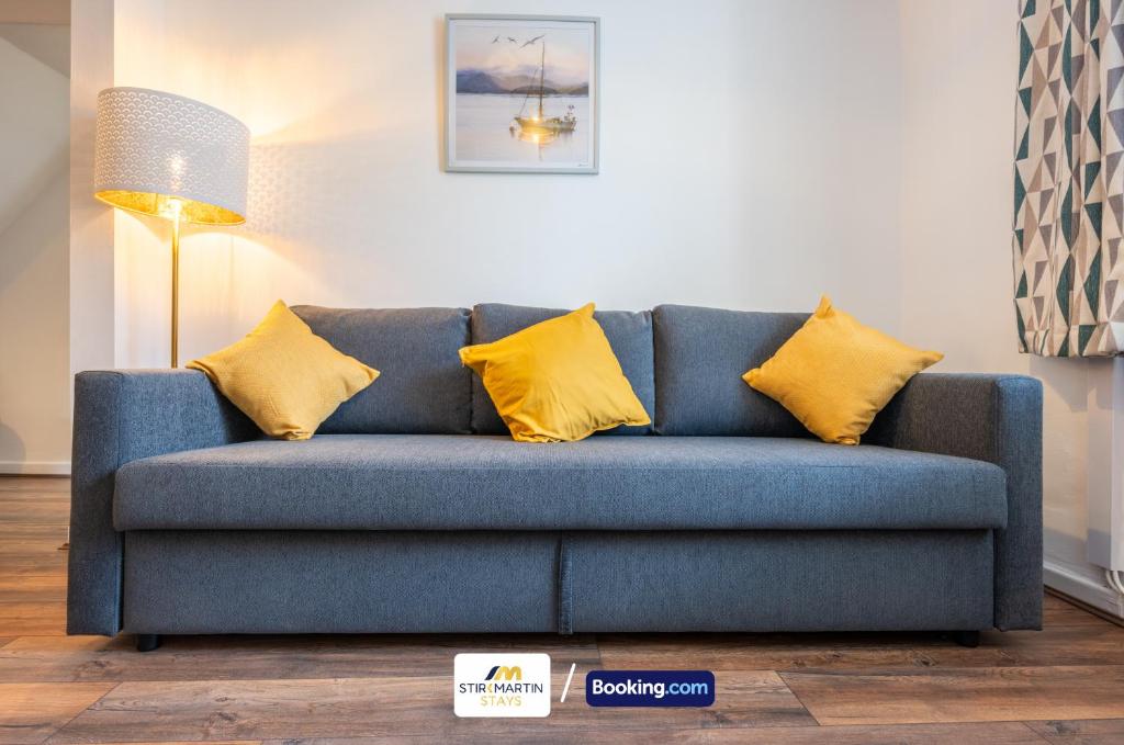 Posezení v ubytování Stylish 2 BR Townhouse By StirkMartin Stays Short Lets & Serviced Accommodation Cardiff With Free Parking & Sleeps5