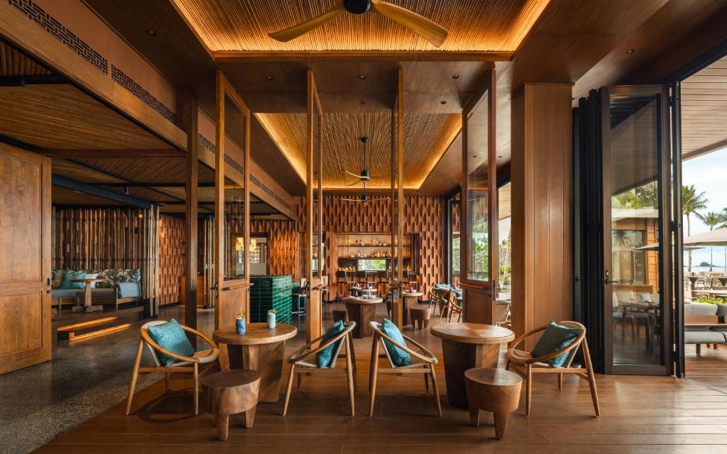 Posezení v ubytování Hotel Indigo Bintan Lagoi Beach by IHG