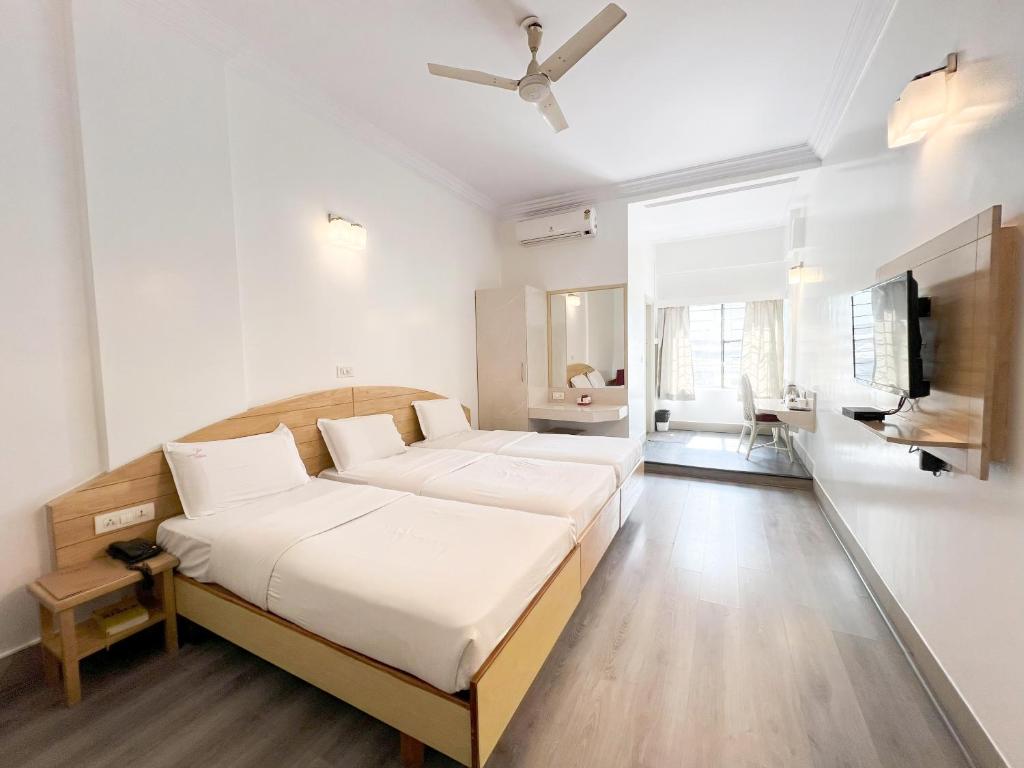 Hotel Vellara - Superior Triple Room
