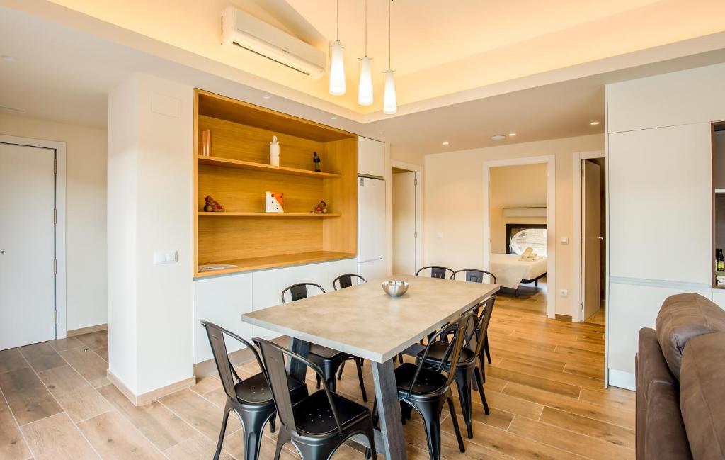 Can Cintet 3 - Apartamento con terraza en Besalú - Housity