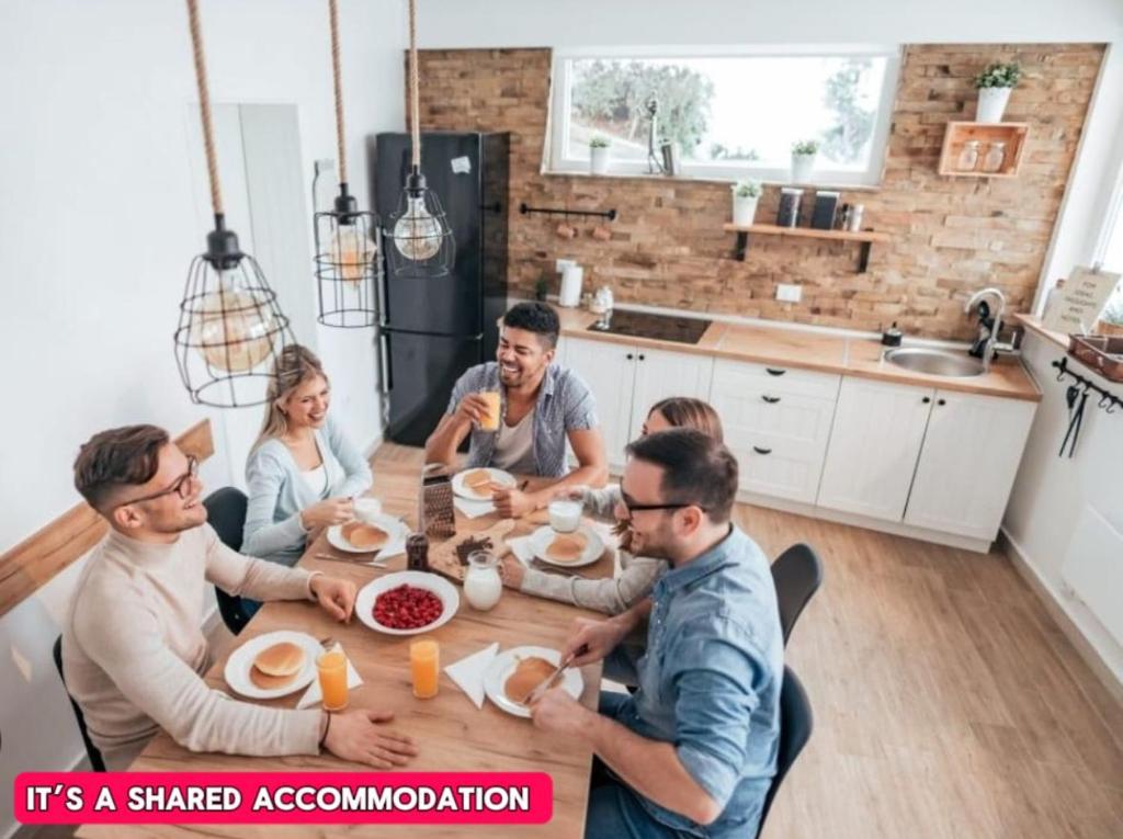 Hosté ubytování *RA7C* For your most relaxed & Cosy stay + Free Parking + Free Fast WiFi *
