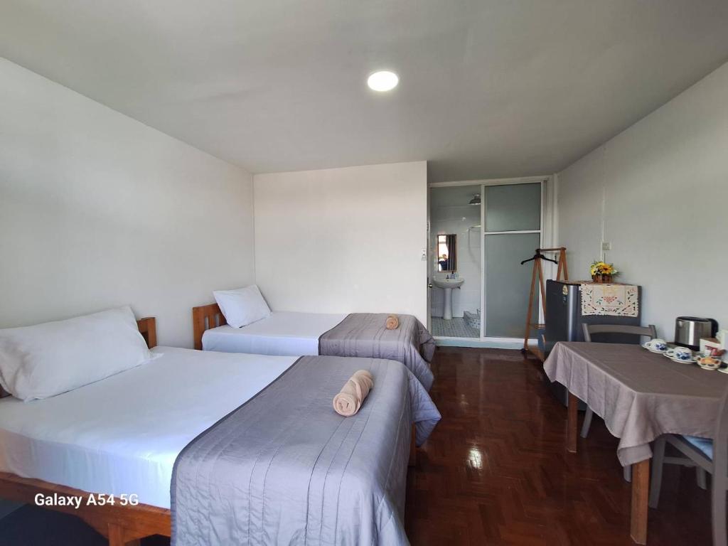 The Commonroom CNX - 14