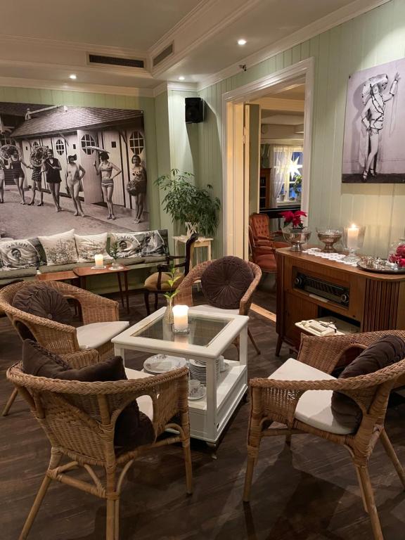 Posezení v ubytování Badehotellet