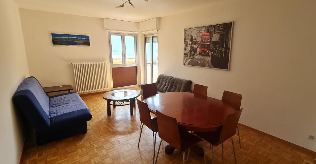 Posezení v ubytování Melide Apartments Lake Lugano close to Swissminiatur & Private Parking on Request