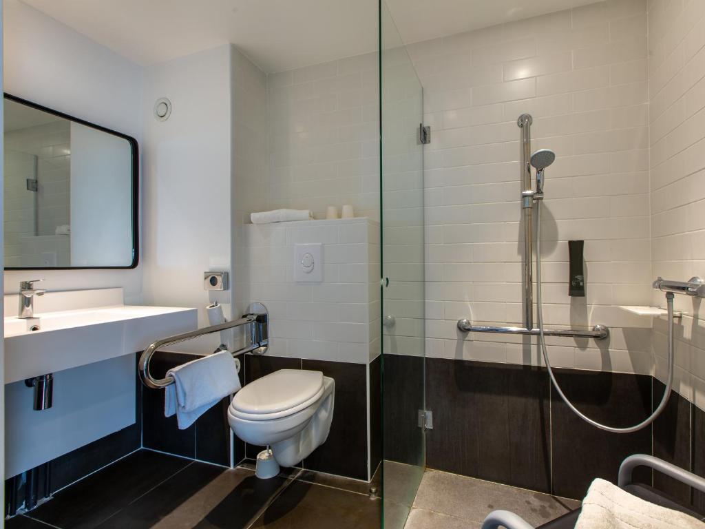 Koupelna v ubytování B&B HOTEL Orléans Nord Saran