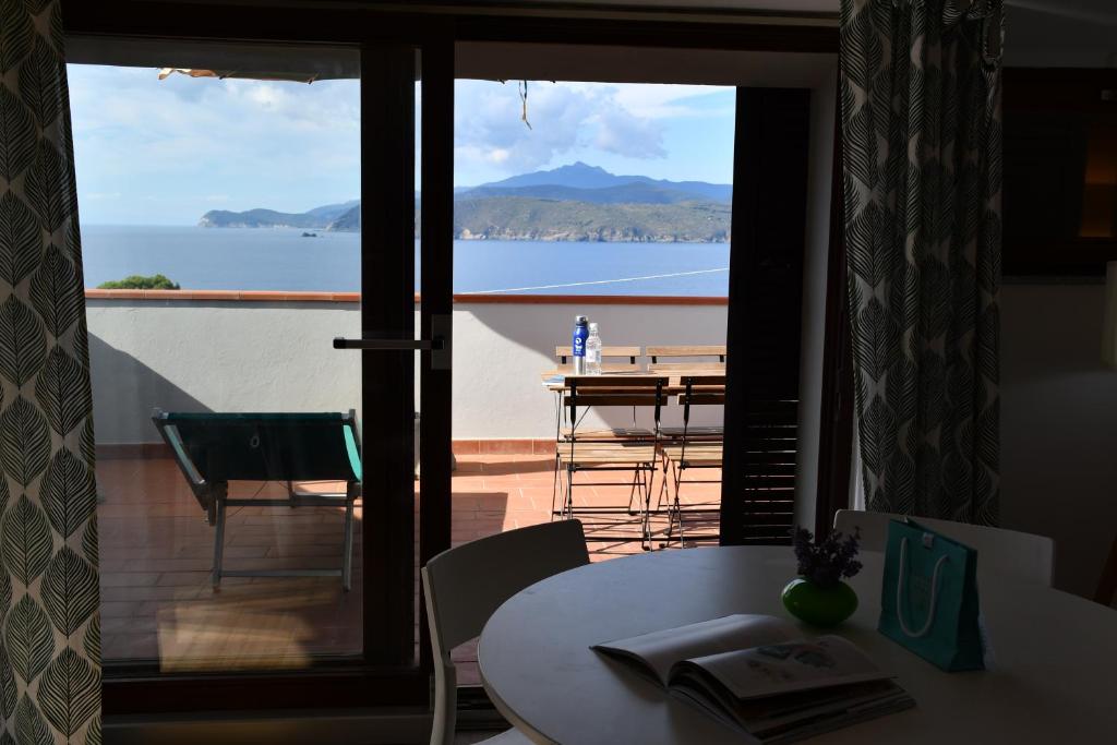 Apartments La Turistica - One-Bedroom Apartment With Sea View And Terrace