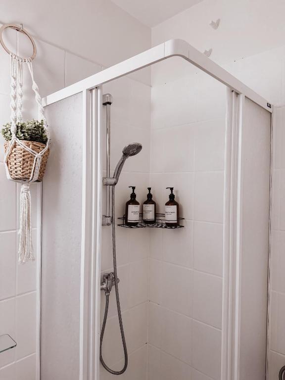 Kúpeľňa v ubytovaní Koralik - BOHO Apartamenty z BALIĄ w CENIE! Kluszkowce - 1 km od Velo Czorsztyn i CzorsztynSKI