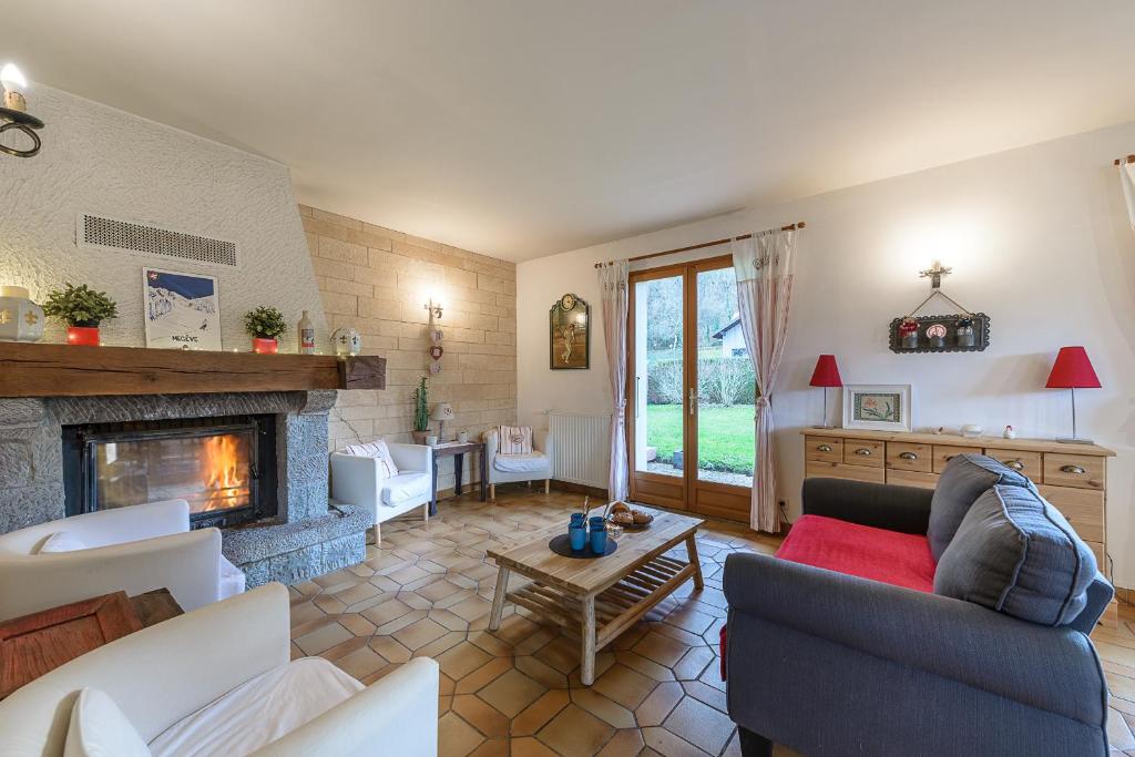 Posezení v ubytování Maison Horizon - Charmante propriété familiale avec jardins & jeux