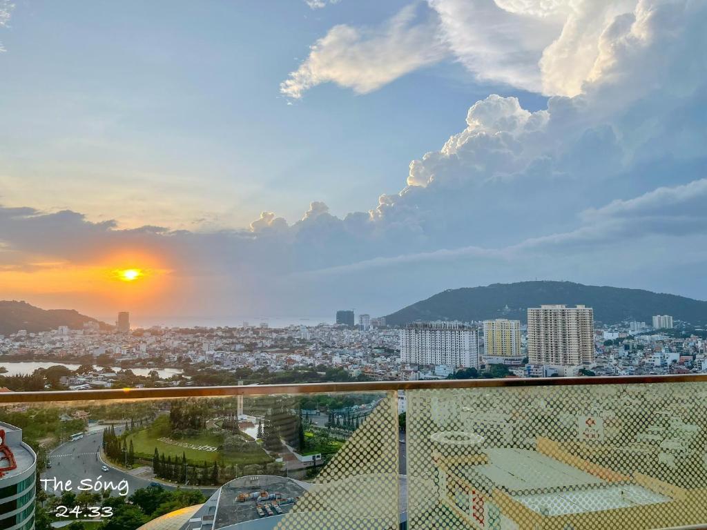 Căn hộ 2 phòng ngủ nhìn ra cảnh thành phố