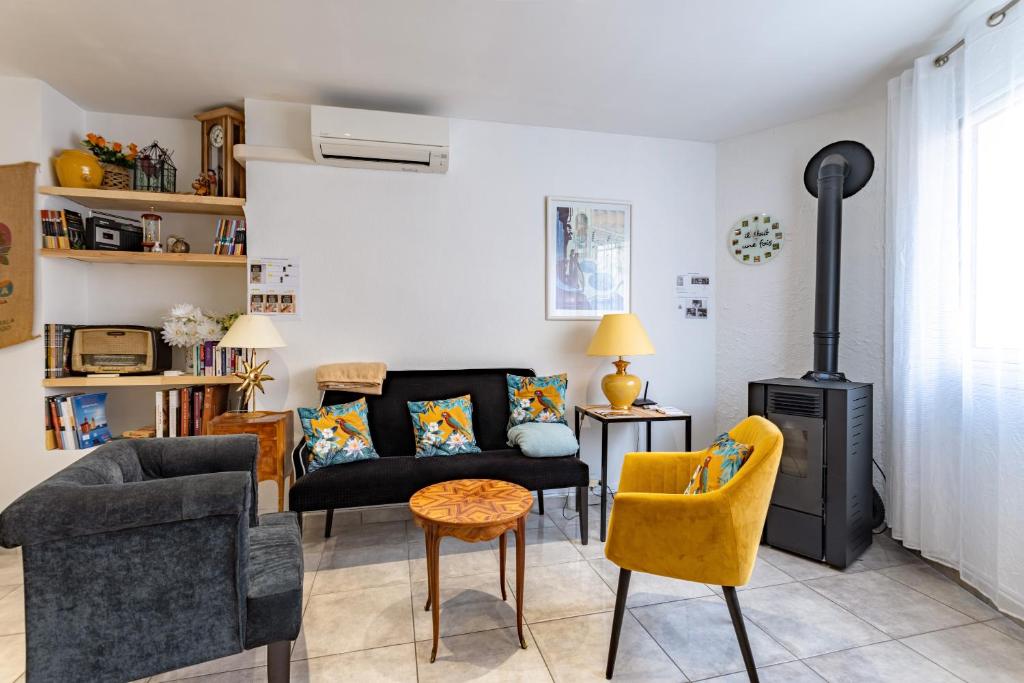 Χώρος καθιστικού στο L'Oreneta, Le Boulou, idéal curiste