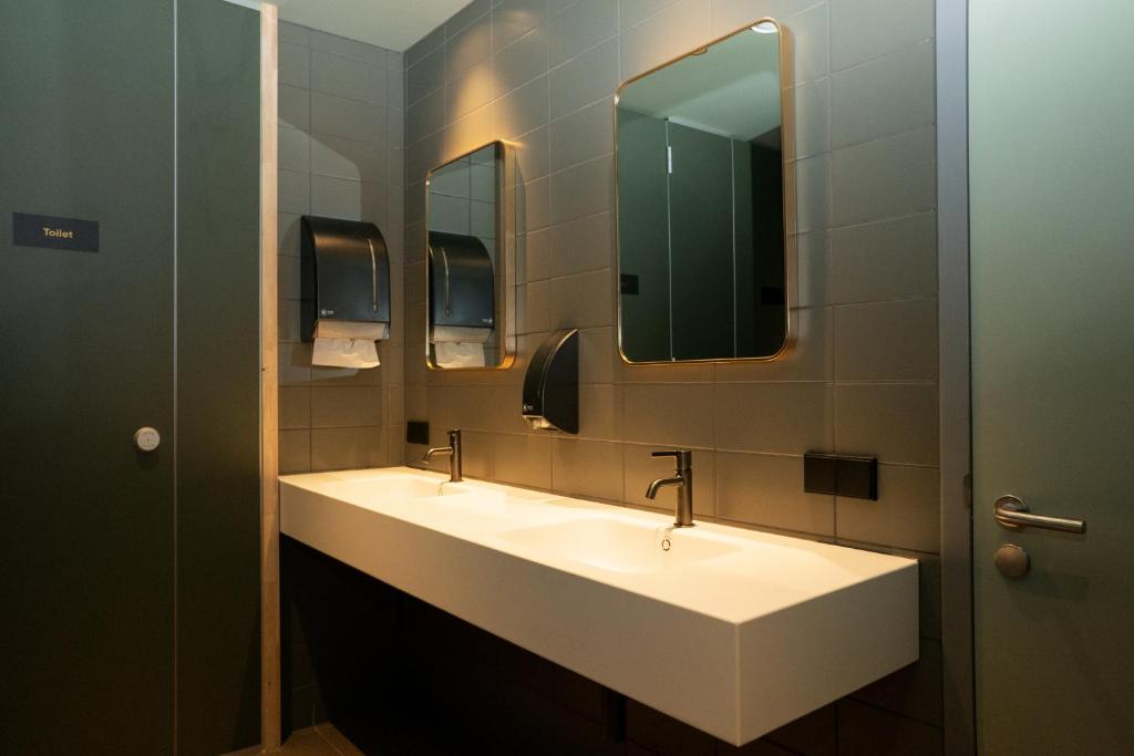 Ein Badezimmer in der Unterkunft The Elephant Hostel