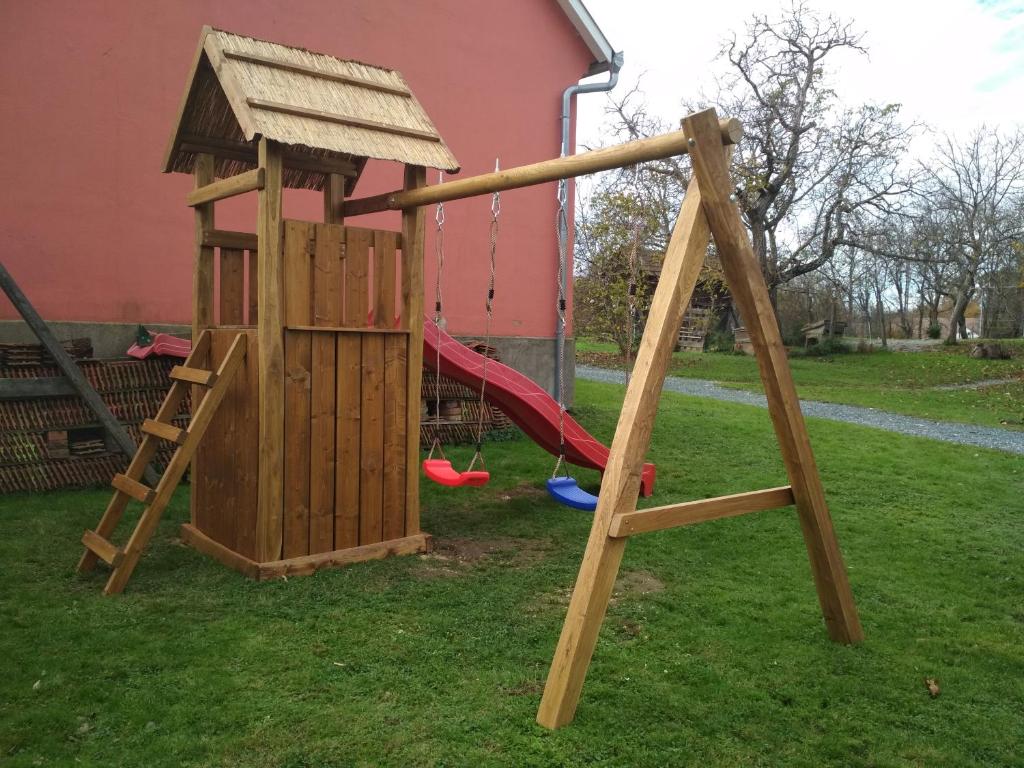 Herní místnost nebo prostor pro děti v ubytování Őrségi Tornácos Vendégfogadó