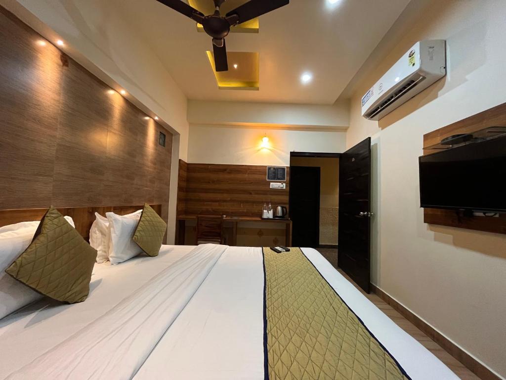Postel nebo postele na pokoji v ubytování Hotel Leela Vilas Pushkar -A Boutique Hotel
