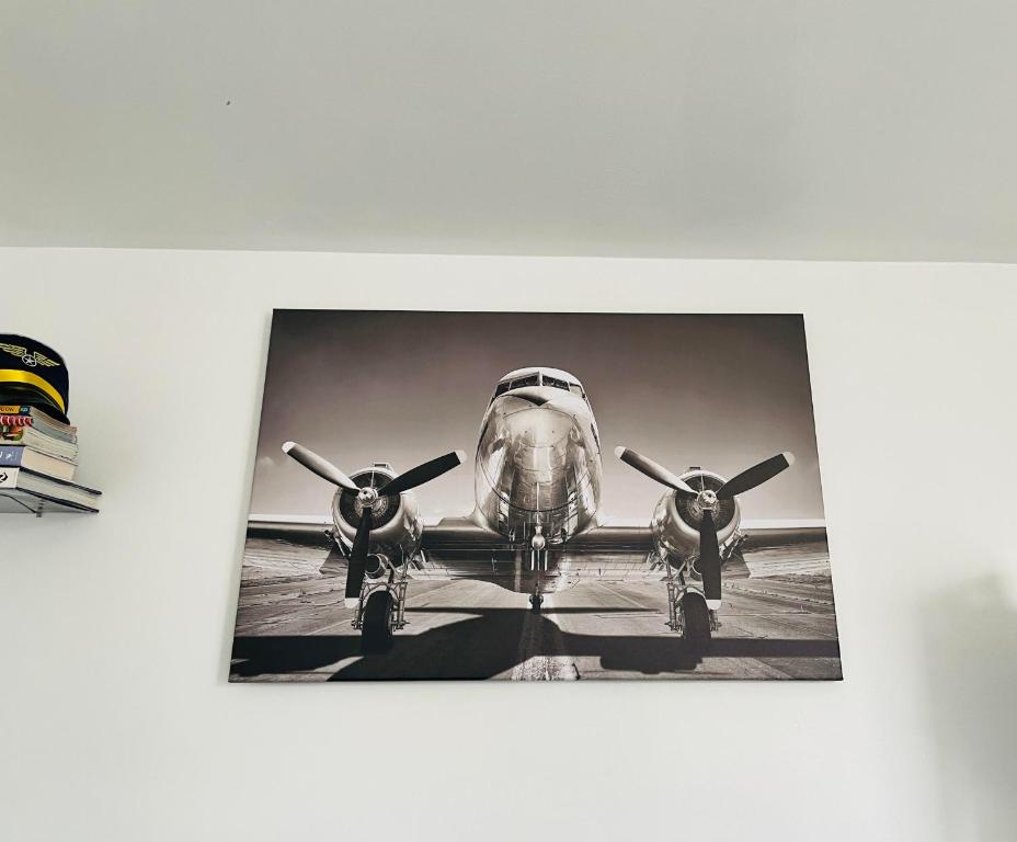 Fotografie z fotogalerie ubytování Heathrow Airport 10 mins drive l FREE SECURE PARKING l Tiny House with Courtyard v destinaci New Bedfont