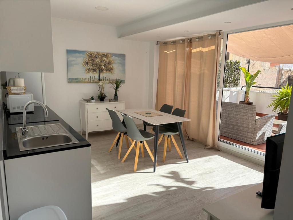 Kuchyň nebo kuchyňský kout v ubytování Very beautiful penthouse in the heart of Alicante