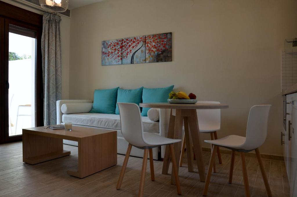 Posedenie v ubytovaní Hatzoudis Luxury Suites