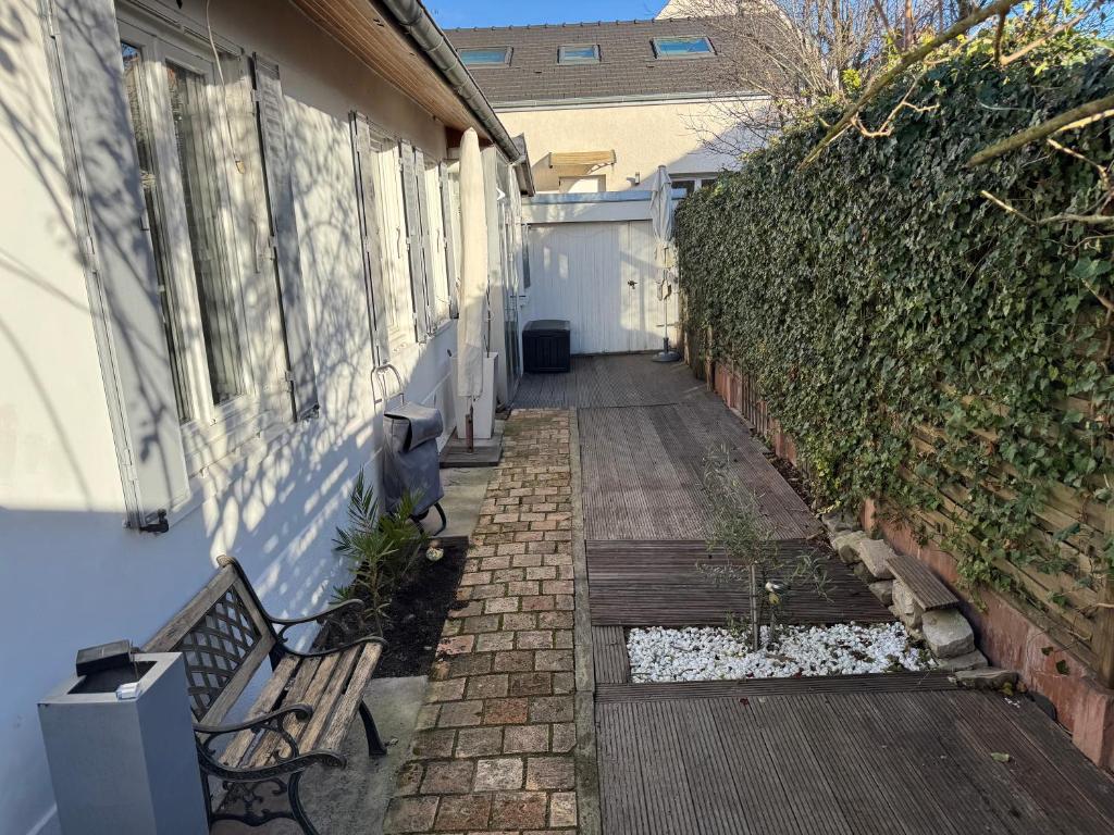 Photo de la galerie de l'établissement A pleasant holiday home, à Carrières-sur-Seine