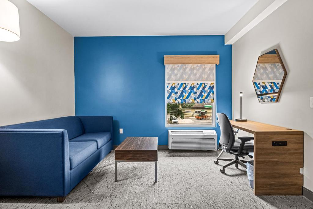 Posezení v ubytování Holiday Inn Express & Suites Carneys Point - Pennsville by IHG