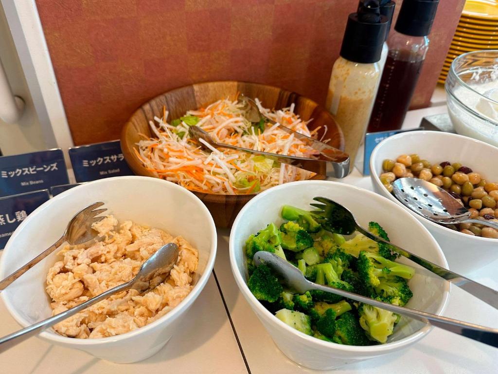 ホテルの敷地内または近くでの食事または食べ物