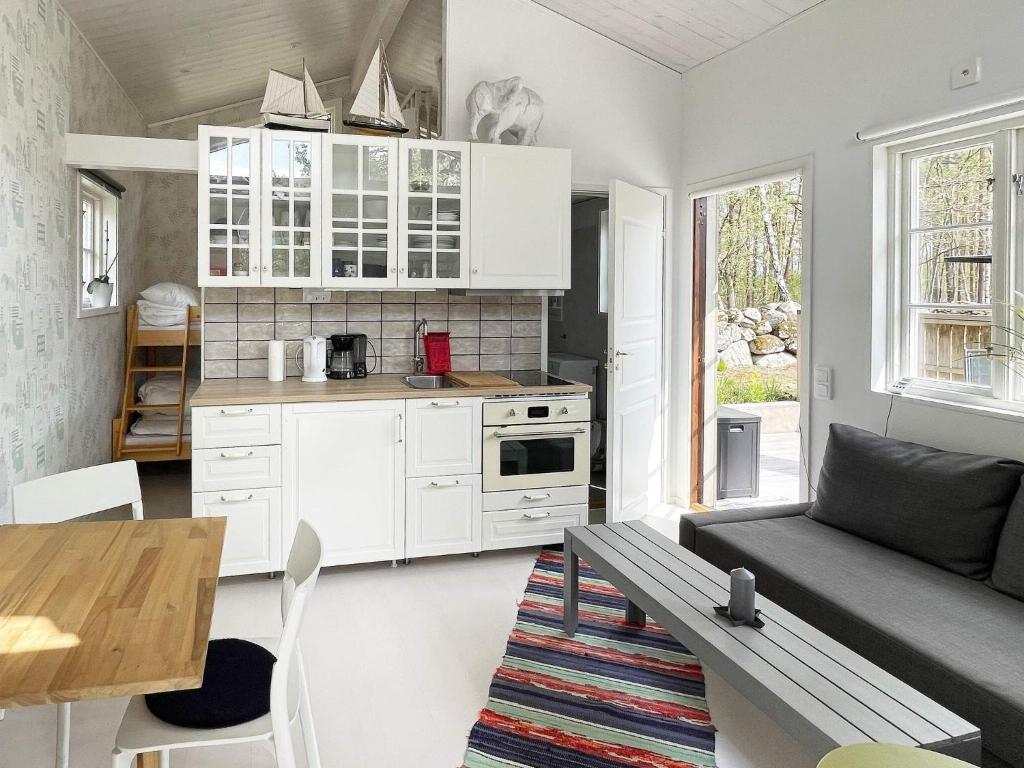 Kuchyň nebo kuchyňský kout v ubytování Holiday home SÖLVESBORG XVI