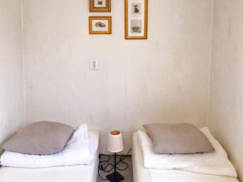 Postel nebo postele na pokoji v ubytování Holiday home Sölvesborg XII