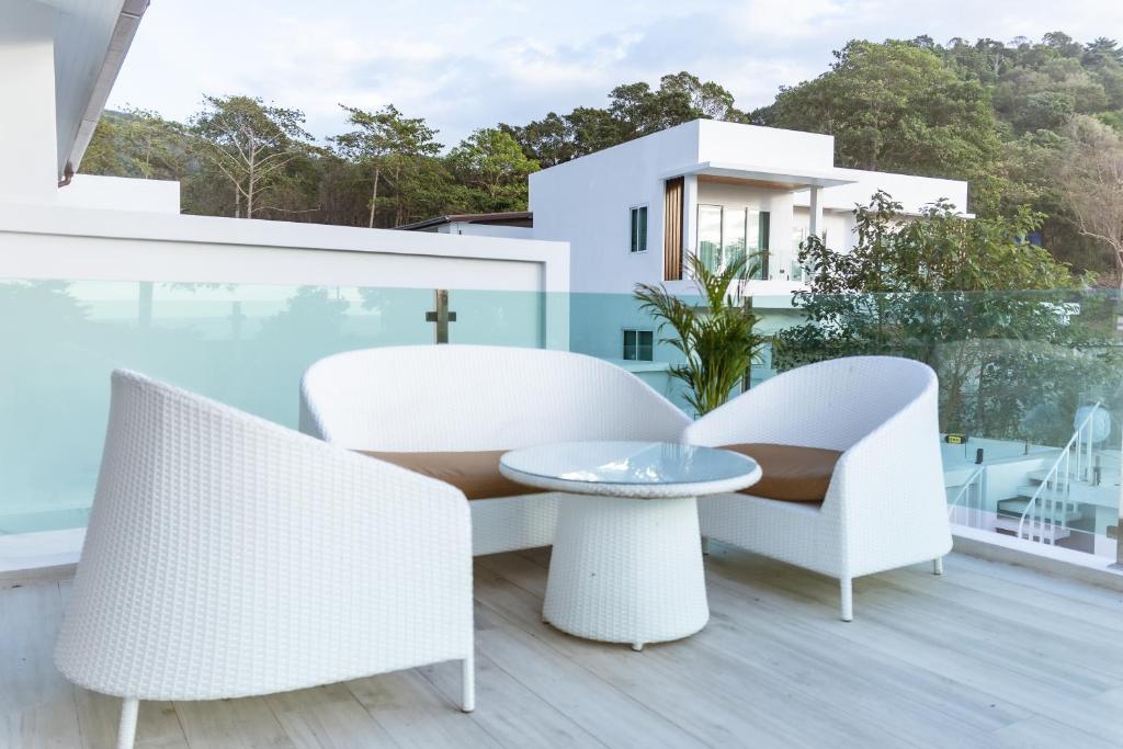 Balkón nebo terasa v ubytování Koh Chang Luxury Pool Villas Premium