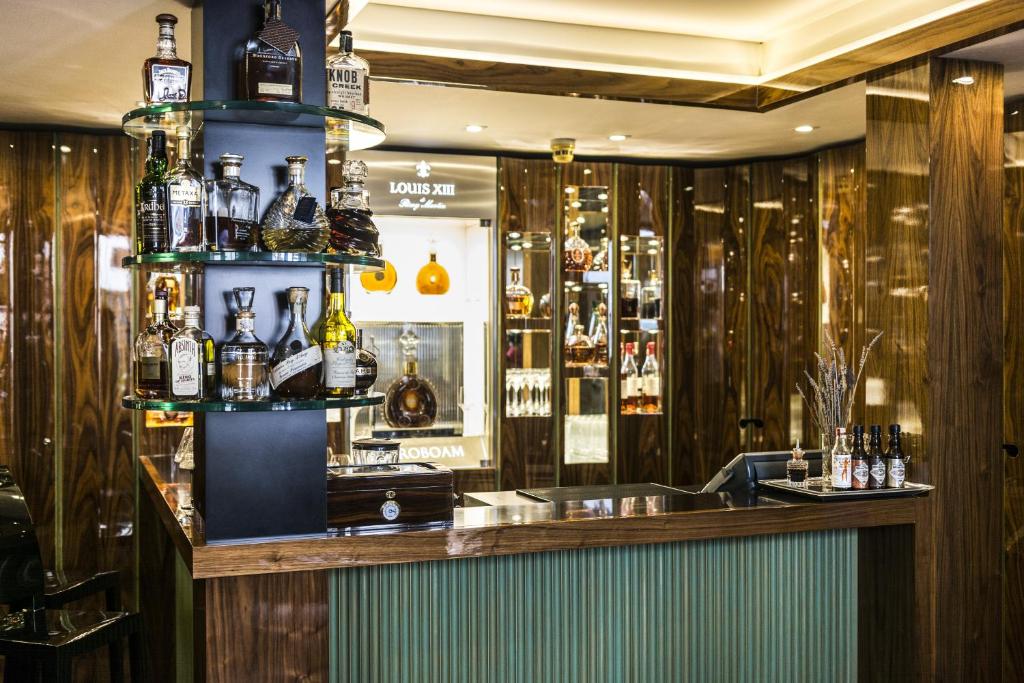 Golden Well - Resim 13