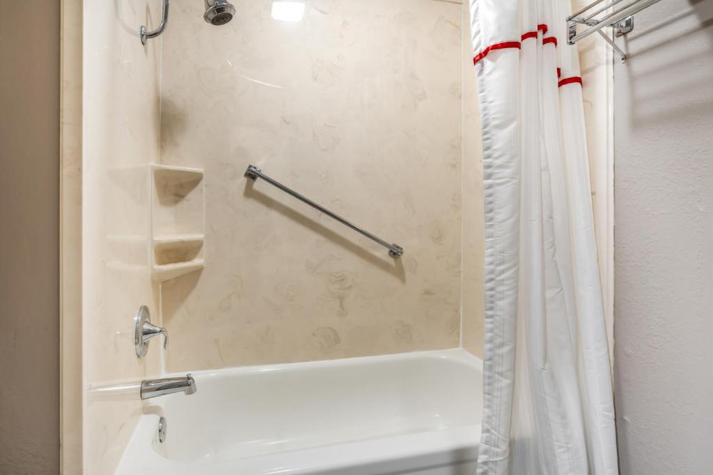Red Roof Inn & Suites Sulphur Springs - Suite King Room Non-fumeurs