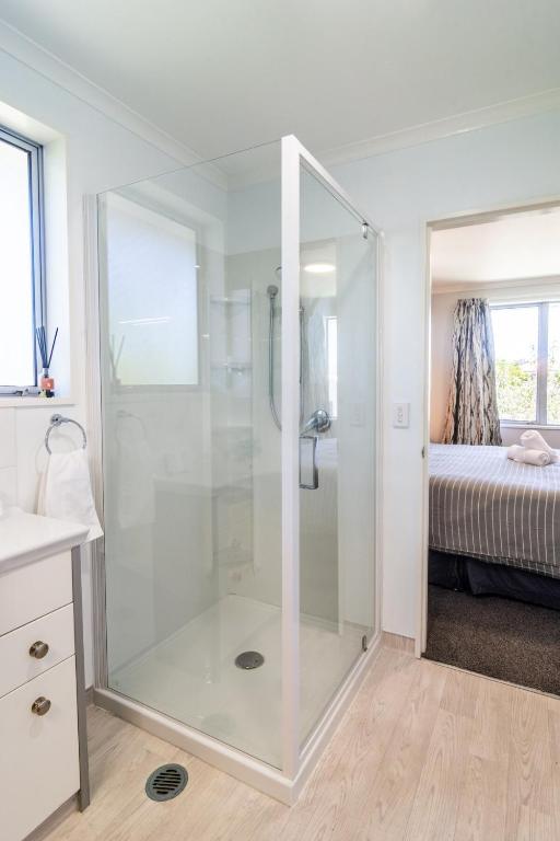 Comfortable Spacious Home, Close to Beach - Resim 3