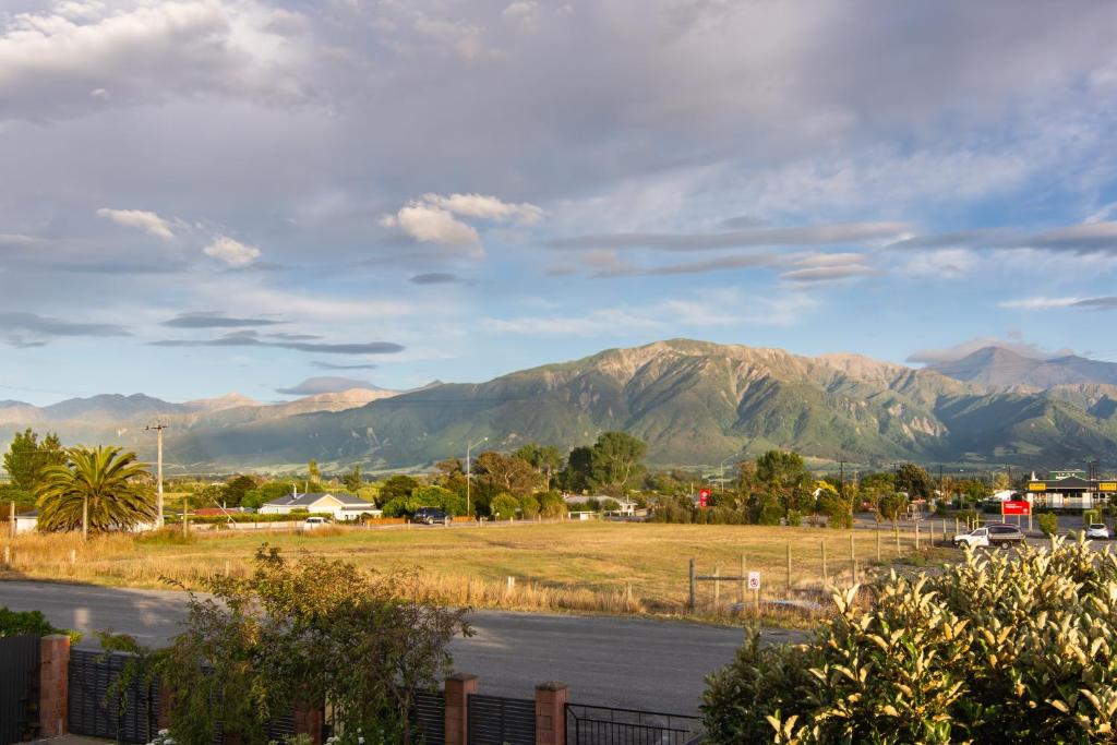 Comfortable Spacious Home, Close to Beach - Resim 15