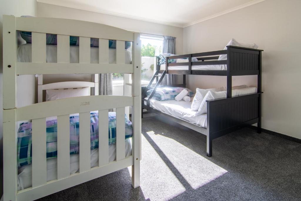 Comfortable Spacious Home, Close to Beach - Resim 7