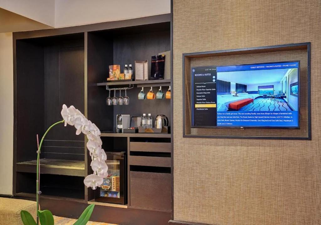 TV a/nebo společenská místnost v ubytování Sama Sama Hotel KLIA