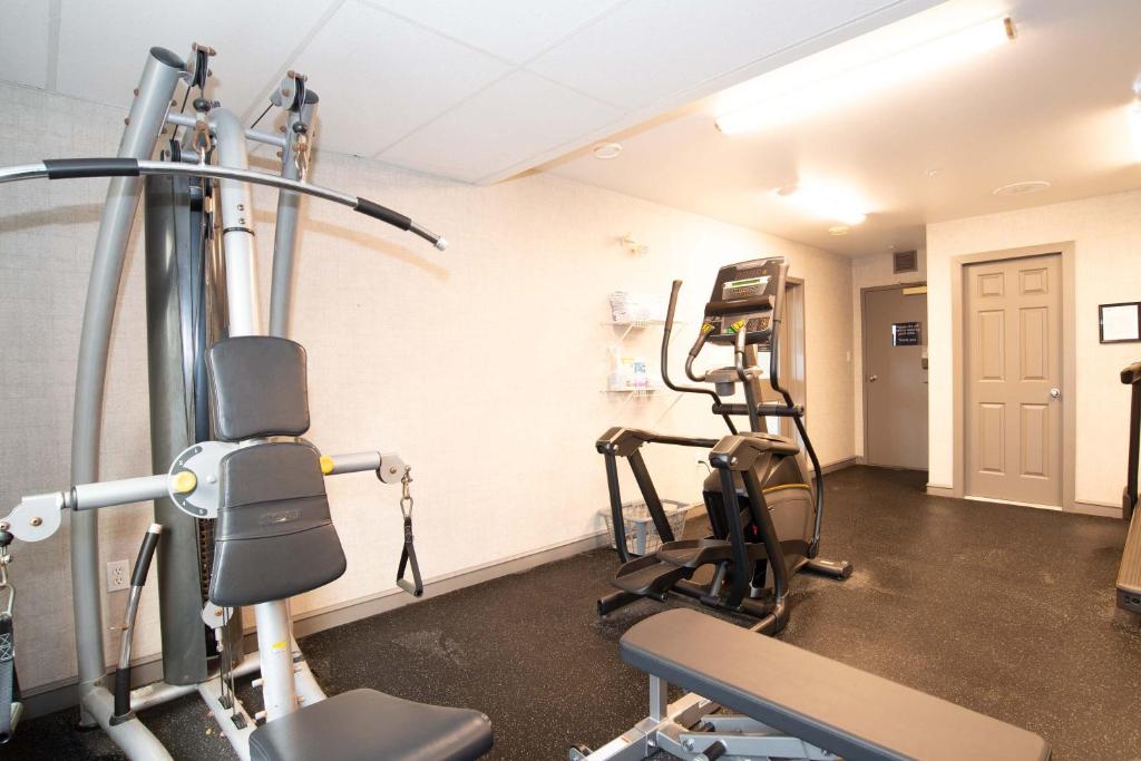 Fitness centrum a/nebo fitness zařízení v ubytování Sandman Hotel Quesnel