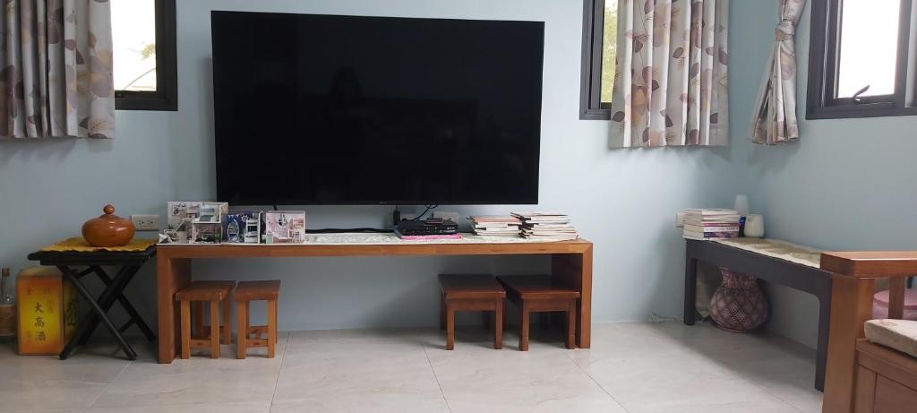 TV a/nebo společenská místnost v ubytování Chin-Lan B&B