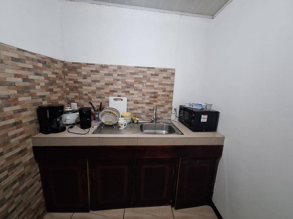 Kuchyň nebo kuchyňský kout v ubytování Anchia - Hostel