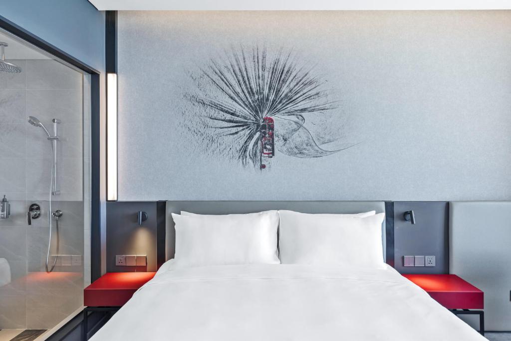 Deluxe Room with Balcony - Ocean View